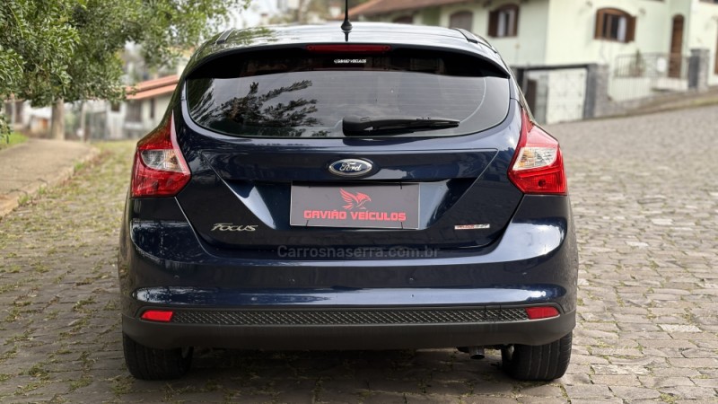 FOCUS 1.6 SE HATCH 16V FLEX 4P AUTOMÁTICO - 2014 - CAXIAS DO SUL