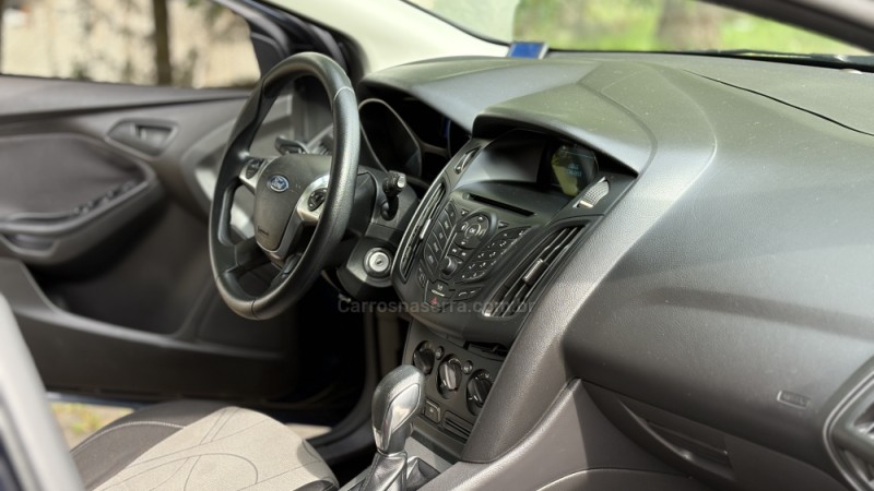 FOCUS 1.6 SE HATCH 16V FLEX 4P AUTOMÁTICO - 2014 - CAXIAS DO SUL