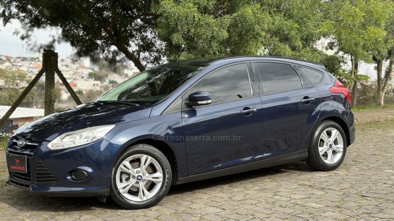 focus 1.6 se hatch 16v flex 4p automatico 2014 caxias do sul