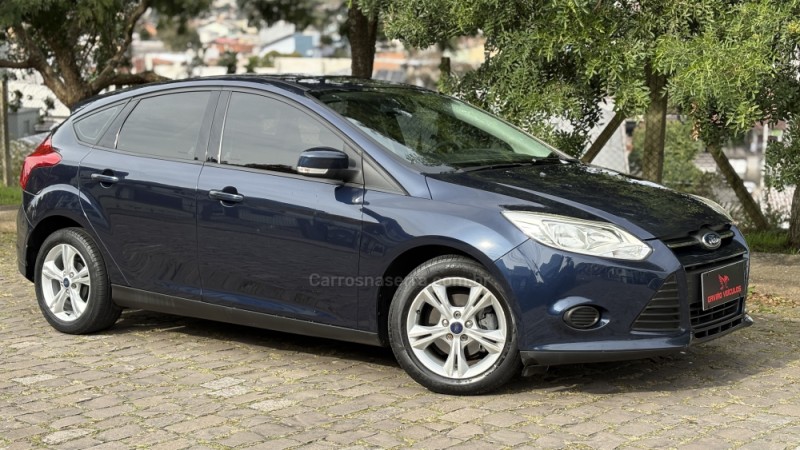 FOCUS 1.6 SE HATCH 16V FLEX 4P AUTOMÁTICO - 2014 - CAXIAS DO SUL