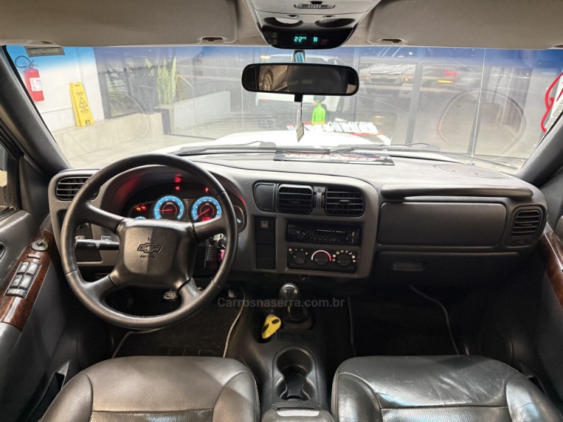 S10 2.4 MPFI EXECUTIVE 4X2 CD 8V FLEX 4P MANUAL - 2009 - SAPIRANGA