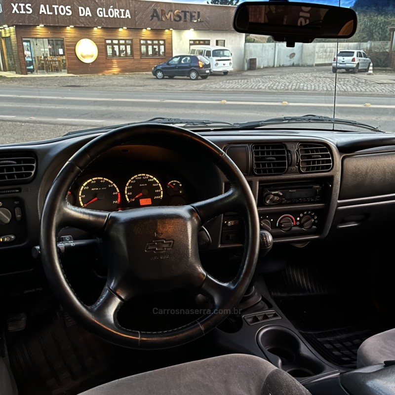 BLAZER 2.4 MPFI COLINA 4X2 8V FLEX 4P MANUAL - 2004 - VACARIA