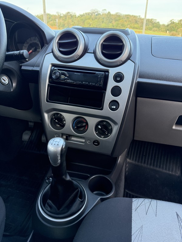 FIESTA 1.6 MPI CLASS HATCH 8V FLEX 4P MANUAL - 2009 - ARROIO DO MEIO