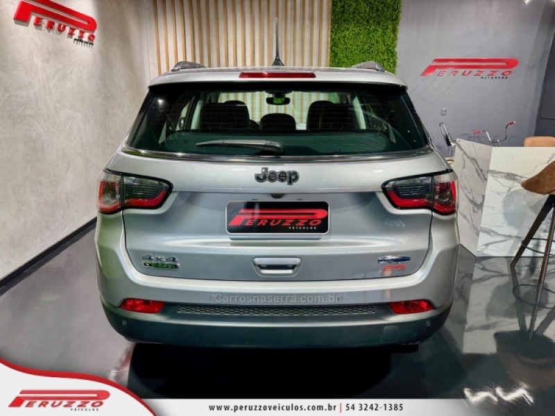 COMPASS 2.0 16V DIESEL LONGITUDE 4X4 AUTOMÁTICO - 2019 - NOVA PRATA