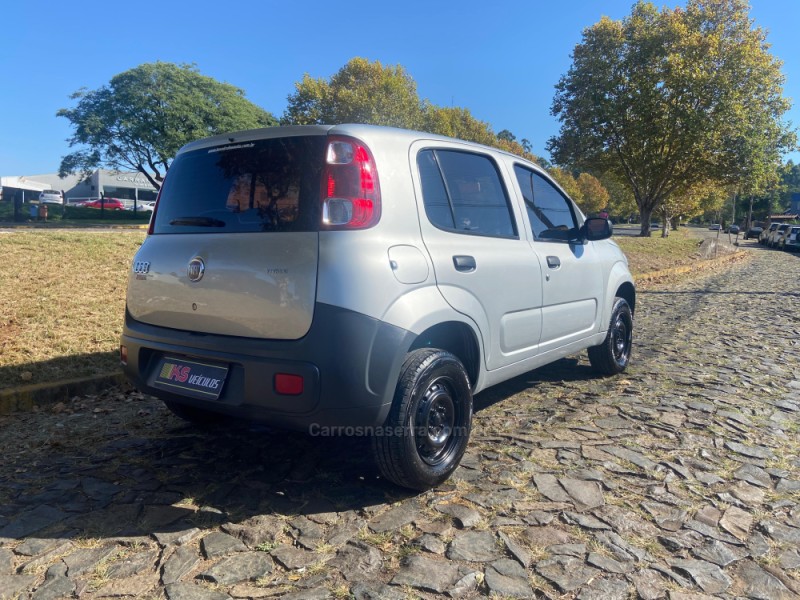 UNO 1.0 EVO VIVACE 8V FLEX 4P MANUAL - 2012 - DOIS IRMãOS
