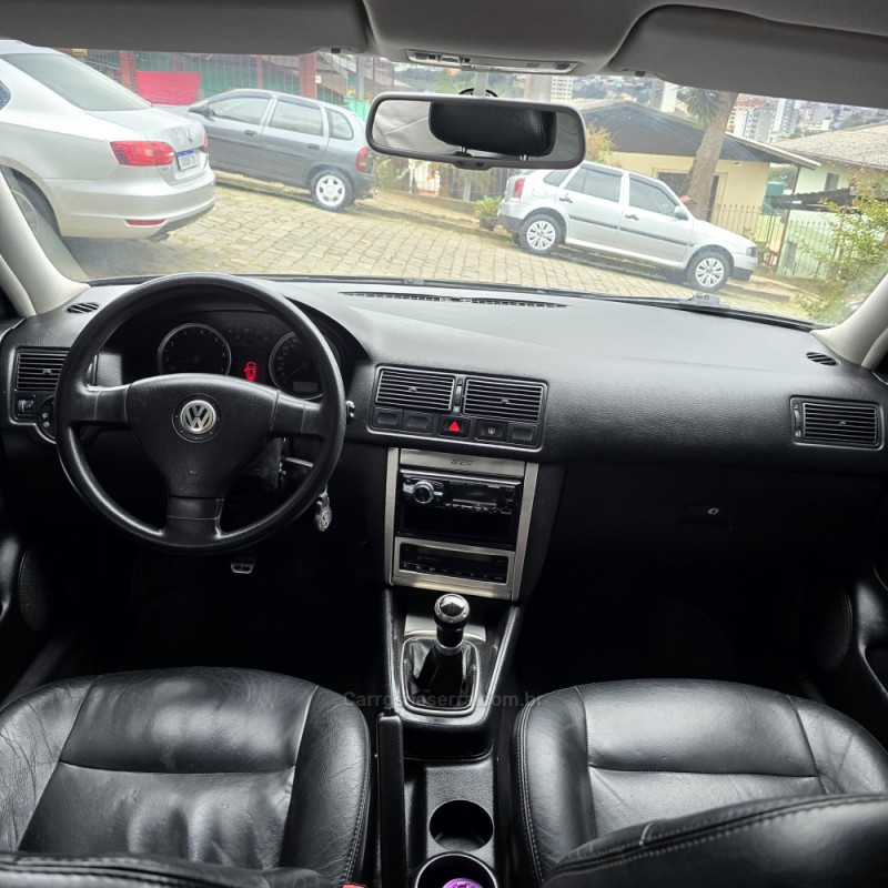 GOLF 1.6 MI TECH 8V FLEX 4P MANUAL - 2009 - CAXIAS DO SUL