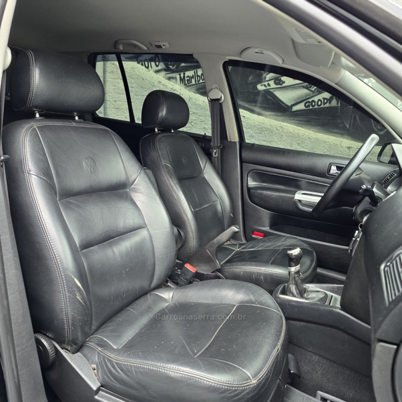 GOLF 1.6 MI TECH 8V FLEX 4P MANUAL - 2009 - CAXIAS DO SUL