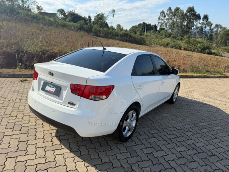 CERATO 1.6 EX2 SEDAN 16V GASOLINA 4P MANUAL - 2011 - BROCHIER
