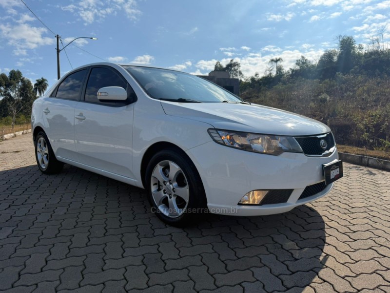 CERATO 1.6 EX2 SEDAN 16V GASOLINA 4P MANUAL - 2011 - BROCHIER