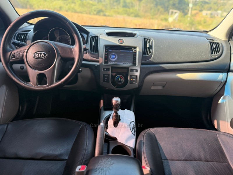 CERATO 1.6 EX2 SEDAN 16V GASOLINA 4P MANUAL - 2011 - BROCHIER