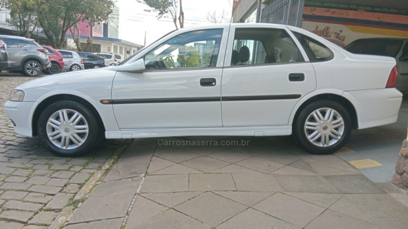 VECTRA 2.0 MPFI GLS 8V GASOLINA 4P MANUAL - 2000 - BENTO GONçALVES