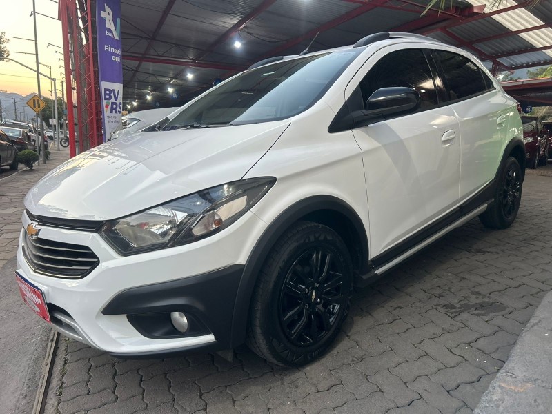ONIX 1.4 MPFI ACTIV 8V FLEX 4P MANUAL - 2019 - TRêS COROAS
