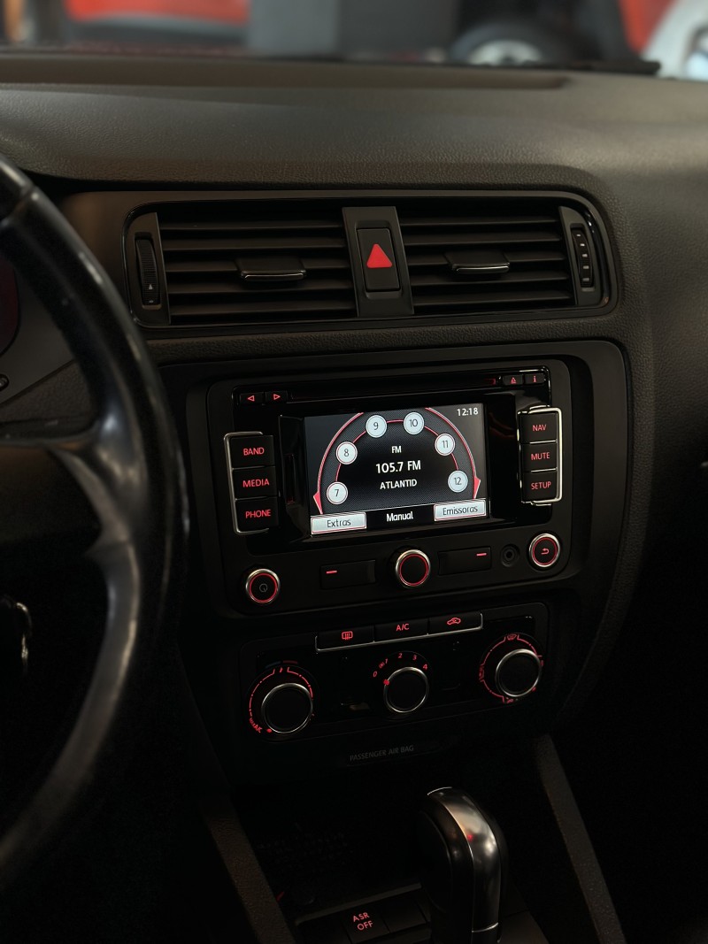 JETTA 2.0 COMFORTLINE FLEX 4P TIPTRONIC - 2013 - CAXIAS DO SUL