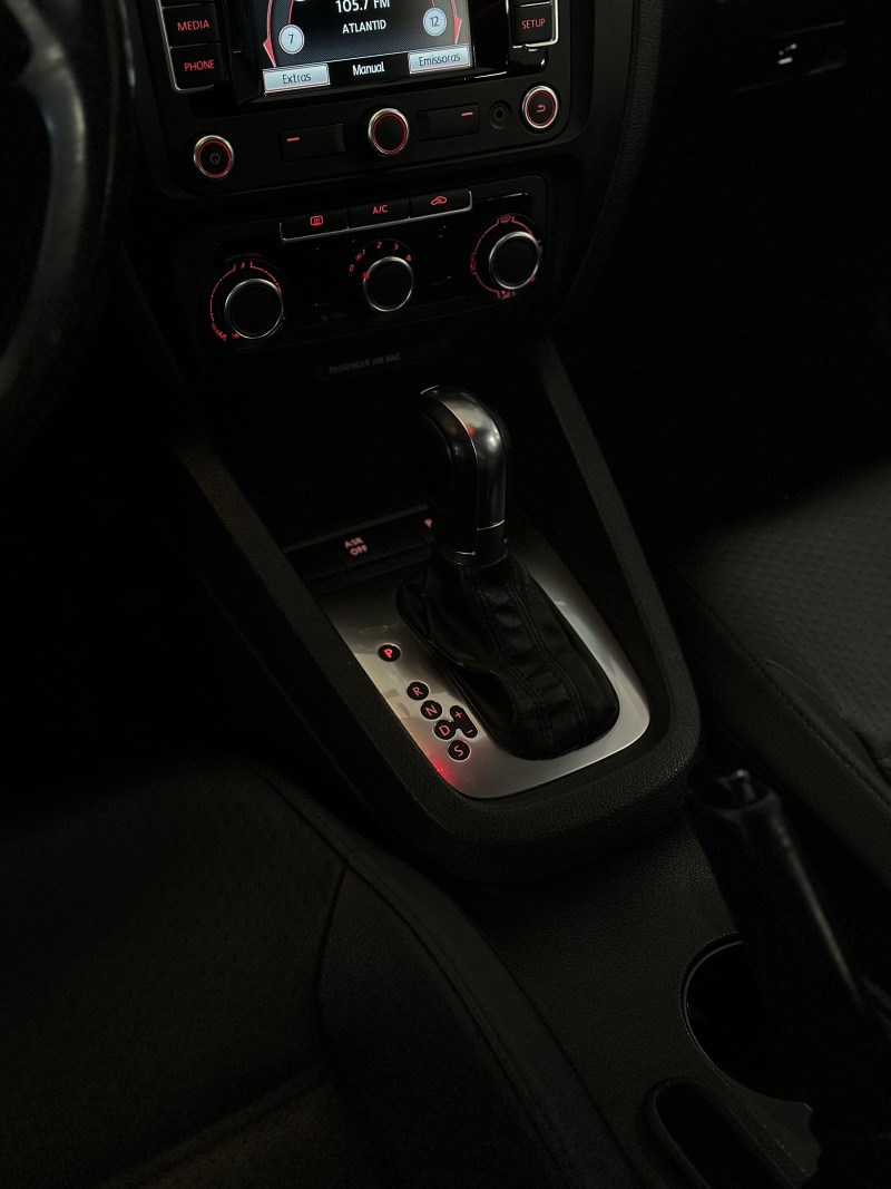 JETTA 2.0 COMFORTLINE FLEX 4P TIPTRONIC - 2013 - CAXIAS DO SUL