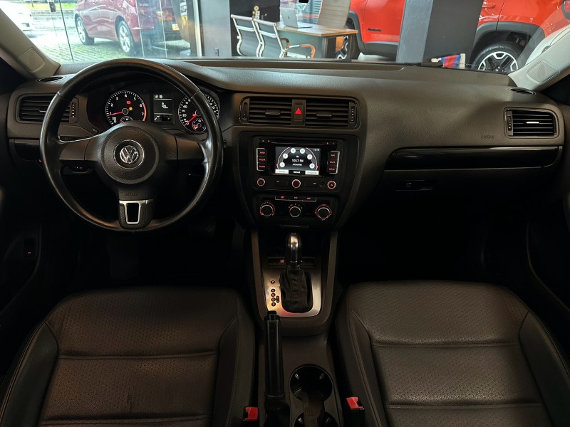 JETTA 2.0 COMFORTLINE FLEX 4P TIPTRONIC - 2013 - CAXIAS DO SUL