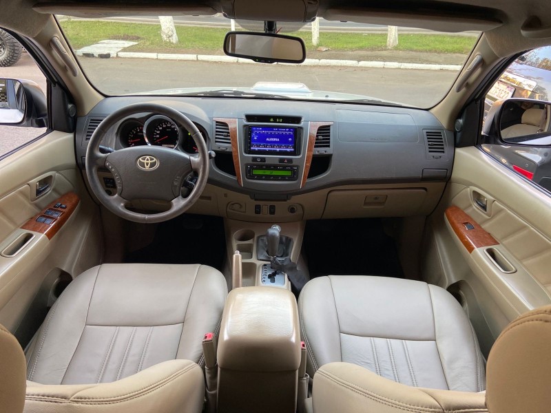 HILUX SW4 3.0 SRV 4X4 7 LUGARES 16V TURBO INTERCOOLER DIESEL 4P AUTOMÁTICO - 2011 - ESTâNCIA VELHA