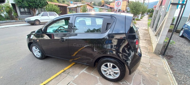 SONIC 1.6 LT 16V FLEX 4P MANUAL - 2014 - PICADA CAFé