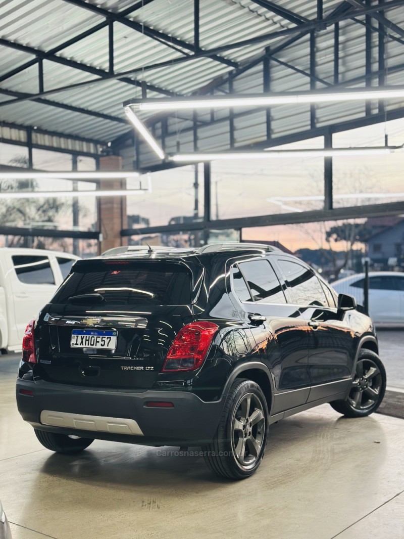 TRACKER 1.8 MPFI LTZ 4X2 16V FLEX 4P AUTOMÁTICO - 2016 - CANELA