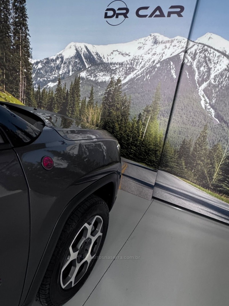COMPASS 2.0 16V DIESEL TRAILHAWK 4X4 AUTOMÁTICO - 2023 - GARIBALDI