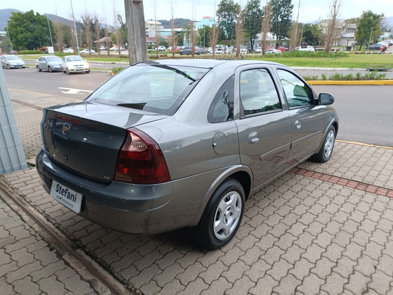CORSA 1.4 MPFI PREMIUM SEDAN 8V FLEX 4P MANUAL - 2012 - BOM PRINCíPIO