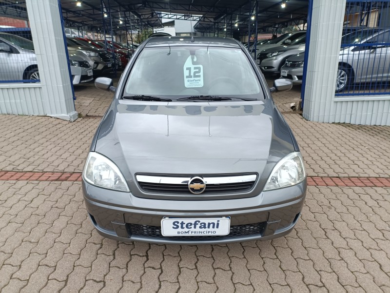 CORSA 1.4 MPFI PREMIUM SEDAN 8V FLEX 4P MANUAL - 2012 - BOM PRINCíPIO