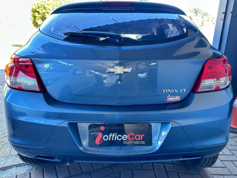 ONIX 1.0 MPFI LT 8V FLEX 4P MANUAL - 2015 - TRêS COROAS