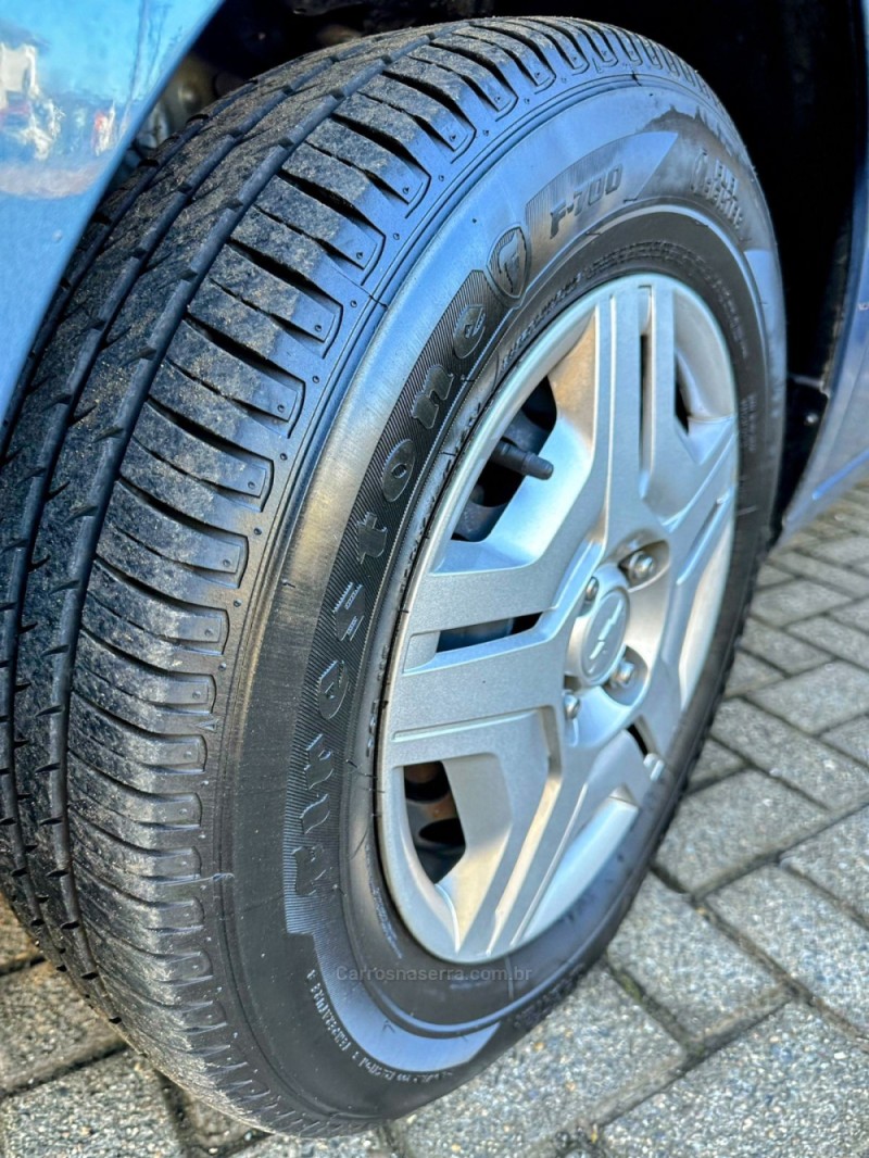 ONIX 1.0 MPFI LT 8V FLEX 4P MANUAL - 2015 - TRêS COROAS