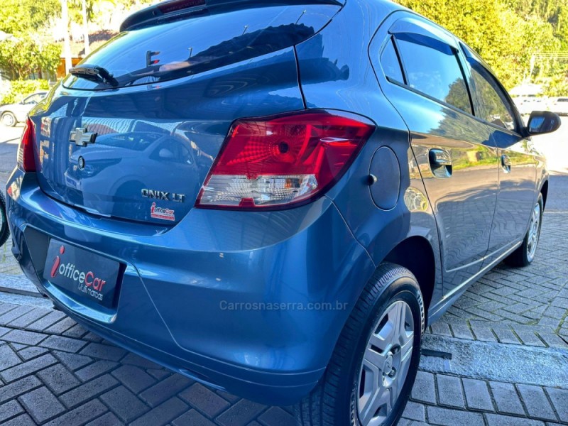 ONIX 1.0 MPFI LT 8V FLEX 4P MANUAL - 2015 - TRêS COROAS