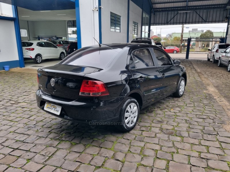 VOYAGE 1.0 MI TRENDLINE 8V FLEX 4P MANUAL - 2013 - VACARIA