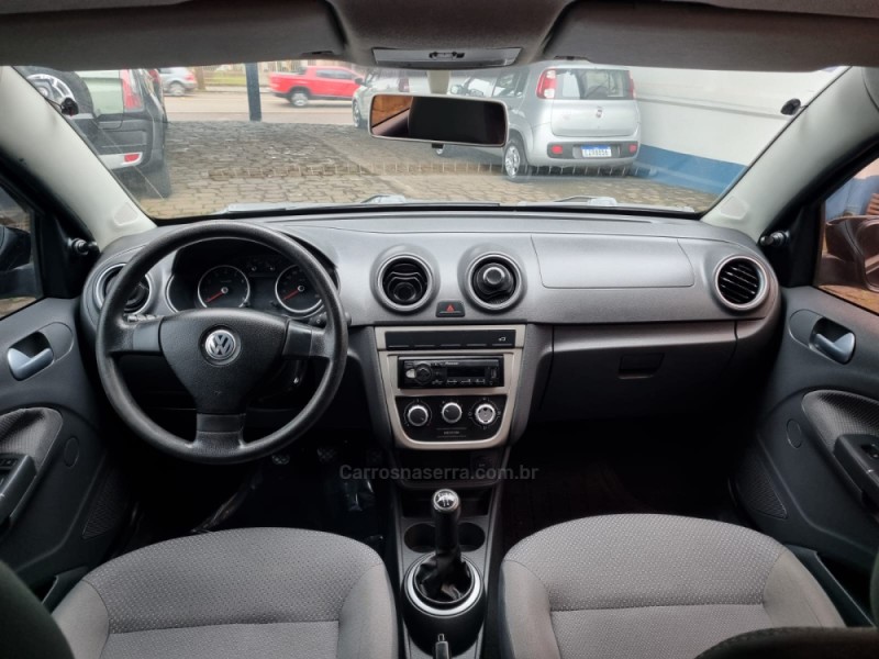 VOYAGE 1.0 MI TRENDLINE 8V FLEX 4P MANUAL - 2013 - VACARIA
