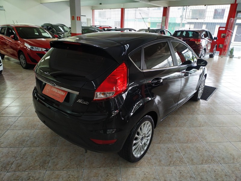 FIESTA 1.6 TITANIUM PLUS HATCH 16V FLEX 4P AUTOMÁTICO - 2017 - CAXIAS DO SUL