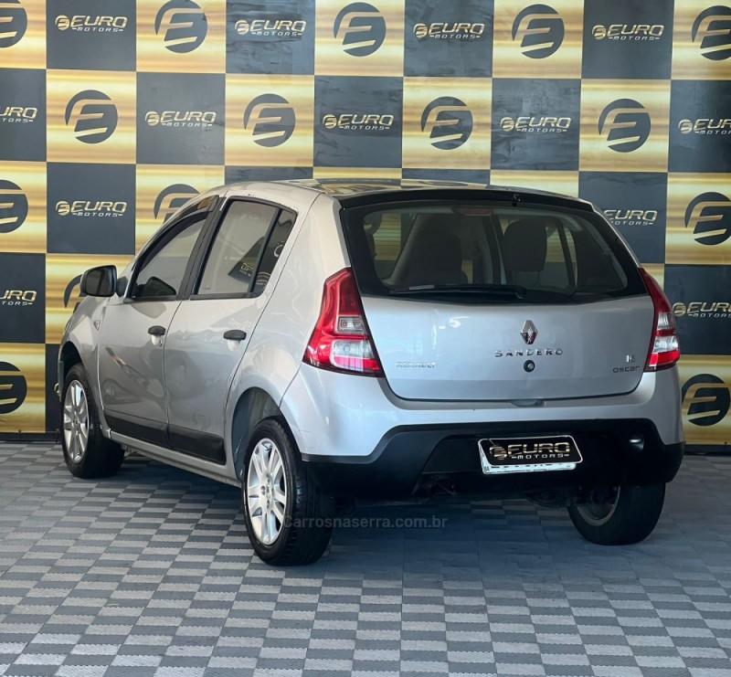 SANDERO 1.6 EXPRESSION 16V FLEX 4P MANUAL - 2011 - PORTãO