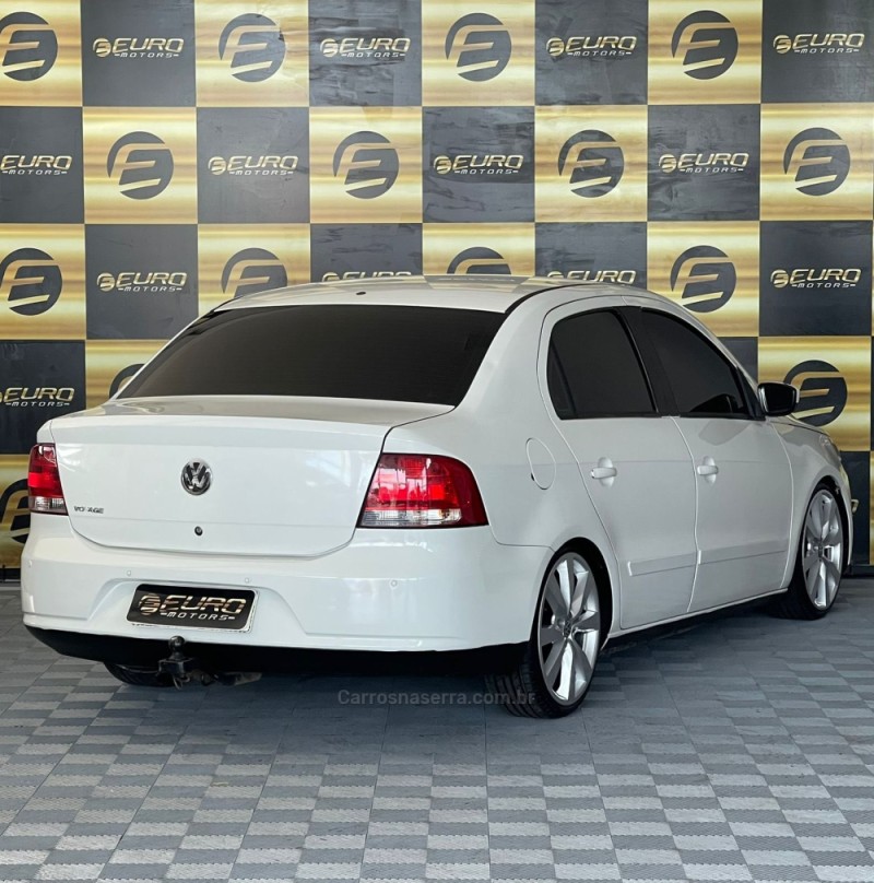 VOYAGE 1.0 MI 8V FLEX 4P MANUAL - 2009 - PORTãO