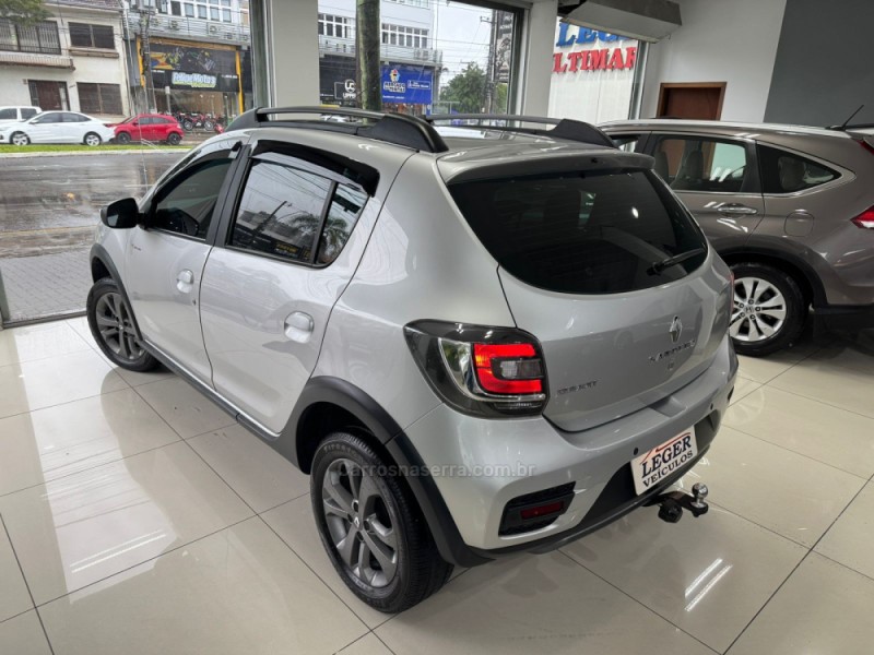 SANDERO 1.6 STEPWAY RIP CURL 8V FLEX 4P MANUAL - 2017 - SãO LEOPOLDO