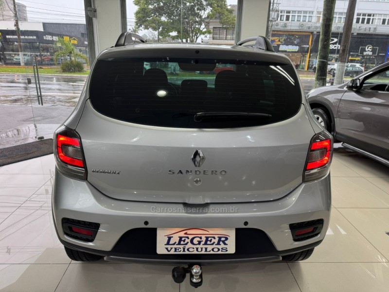 SANDERO 1.6 STEPWAY RIP CURL 8V FLEX 4P MANUAL - 2017 - SãO LEOPOLDO