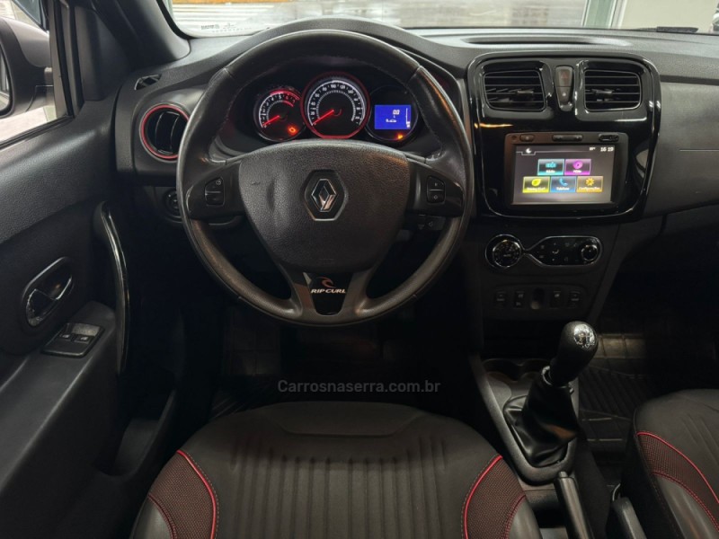 SANDERO 1.6 STEPWAY RIP CURL 8V FLEX 4P MANUAL - 2017 - SãO LEOPOLDO