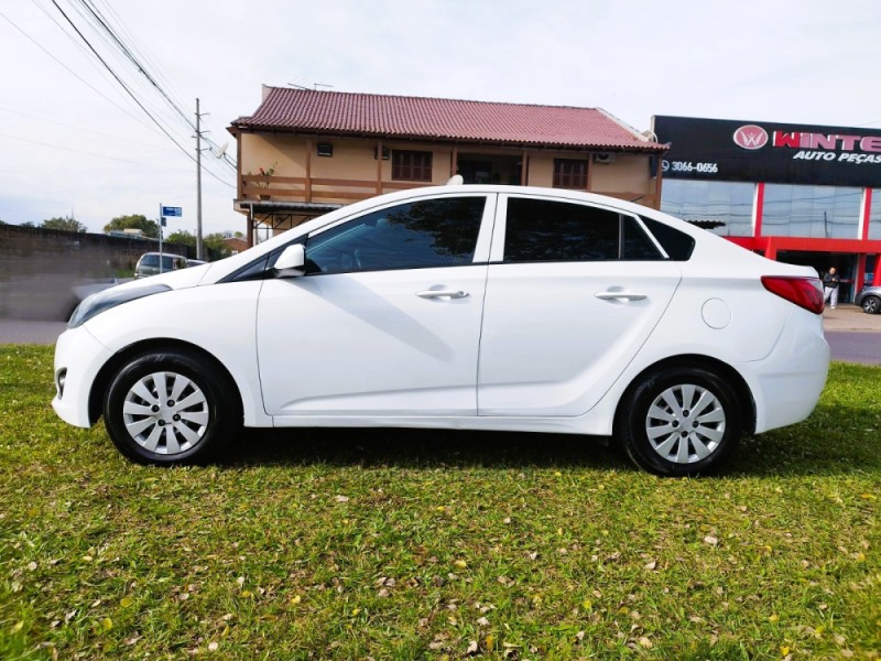 HB20S 1.6 COMFORT PLUS 16V FLEX 4P MANUAL - 2014 - NOVO HAMBURGO