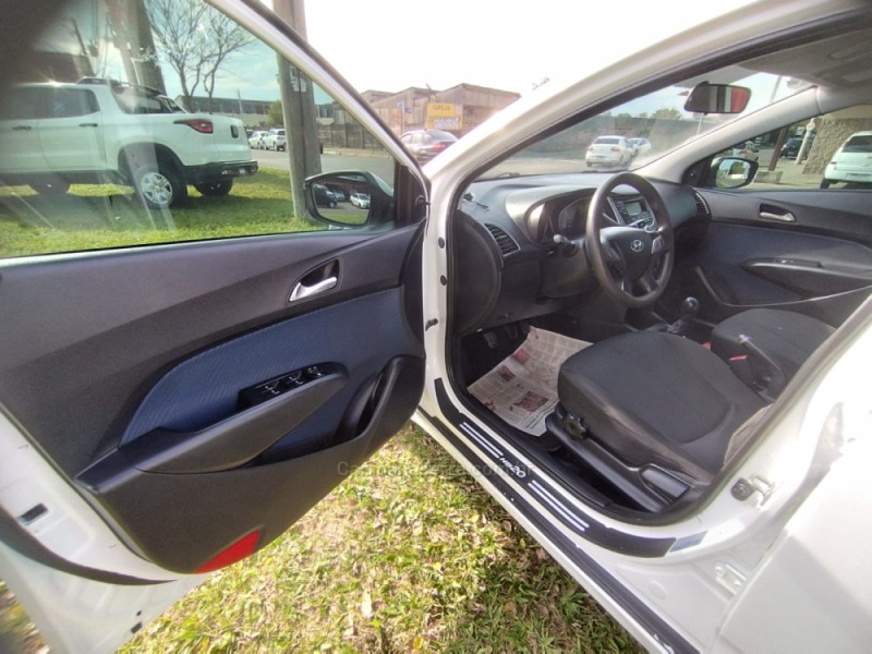 HB20S 1.6 COMFORT PLUS 16V FLEX 4P MANUAL - 2014 - NOVO HAMBURGO