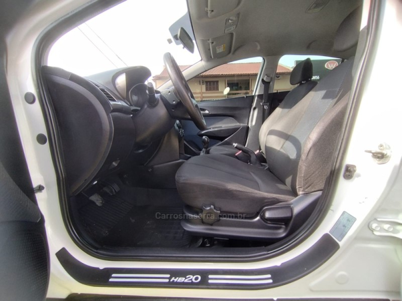 HB20S 1.6 COMFORT PLUS 16V FLEX 4P MANUAL - 2014 - NOVO HAMBURGO