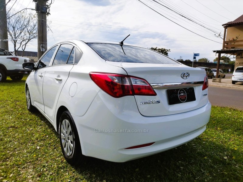 HB20S 1.6 COMFORT PLUS 16V FLEX 4P MANUAL - 2014 - NOVO HAMBURGO