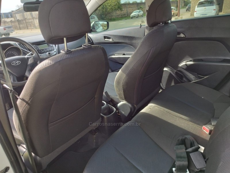 HB20S 1.6 COMFORT PLUS 16V FLEX 4P MANUAL - 2014 - NOVO HAMBURGO