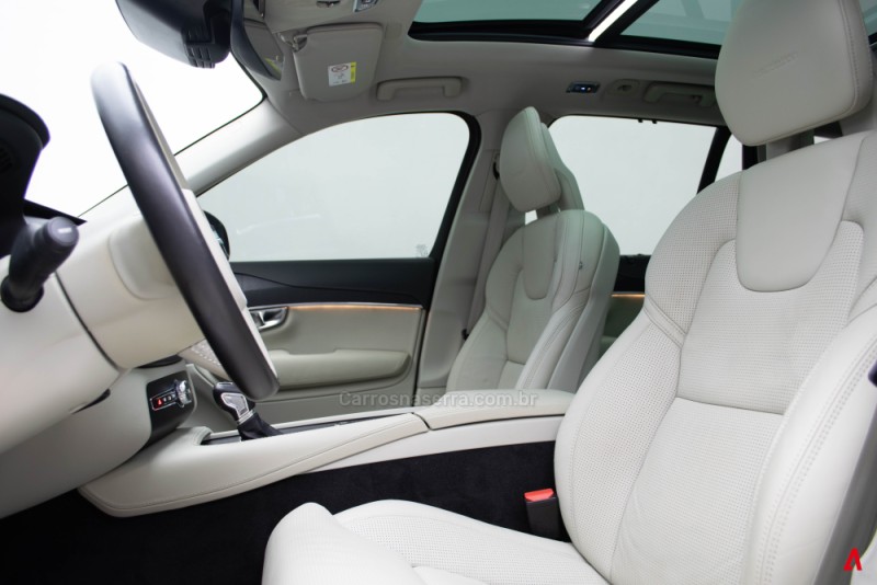 XC90 2.0 D5 INSCRIPTION 235CV DIESEL 4P AUTOMÁTICO - 2020 - GARIBALDI