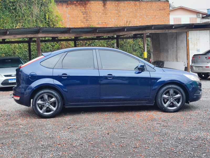 FOCUS 2.0 GLX 16V GASOLINA 4P MANUAL - 2013 - FARROUPILHA