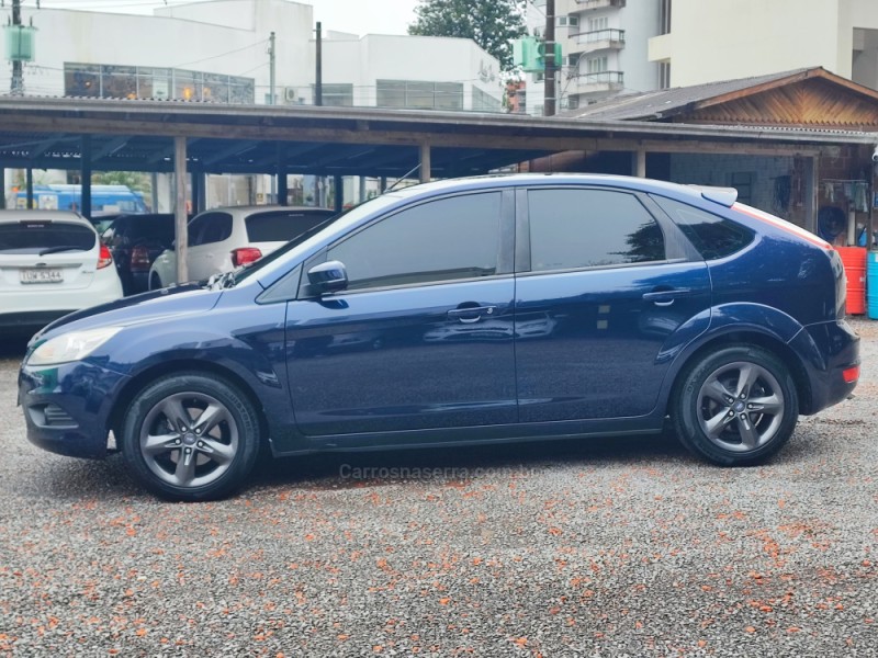 FOCUS 2.0 GLX 16V GASOLINA 4P MANUAL - 2013 - FARROUPILHA