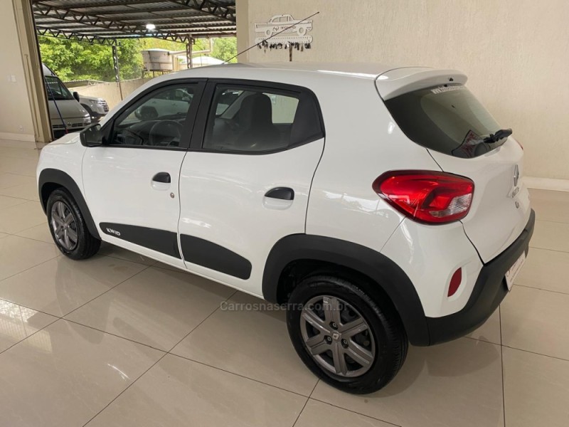 KWID 1.0 12V SCE FLEX ZEN MANUAL - 2023 - LAJEADO