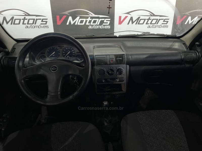 CORSA 1.0 MPFI CLASSIC SEDAN 8V GASOLINA 4P MANUAL - 2003 - PAROBé
