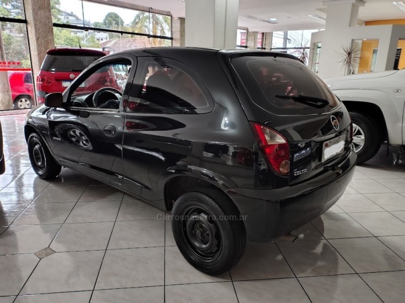 CELTA 1.0 MPFI SPIRIT 8V FLEX 2P MANUAL - 2011 - NOVA PRATA