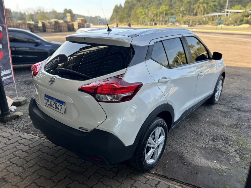 KICKS 1.6 S DIRECT 16V FLEX 4P AUTOMÁTICO - 2018 - SãO SEBASTIãO DO CAí