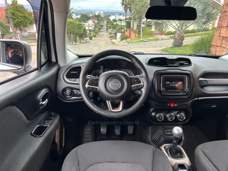RENEGADE 1.8 16V FLEX SPORT 4P MANUAL - 2016 - VENâNCIO AIRES