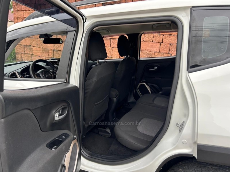 RENEGADE 1.8 16V FLEX SPORT 4P MANUAL - 2016 - VENâNCIO AIRES